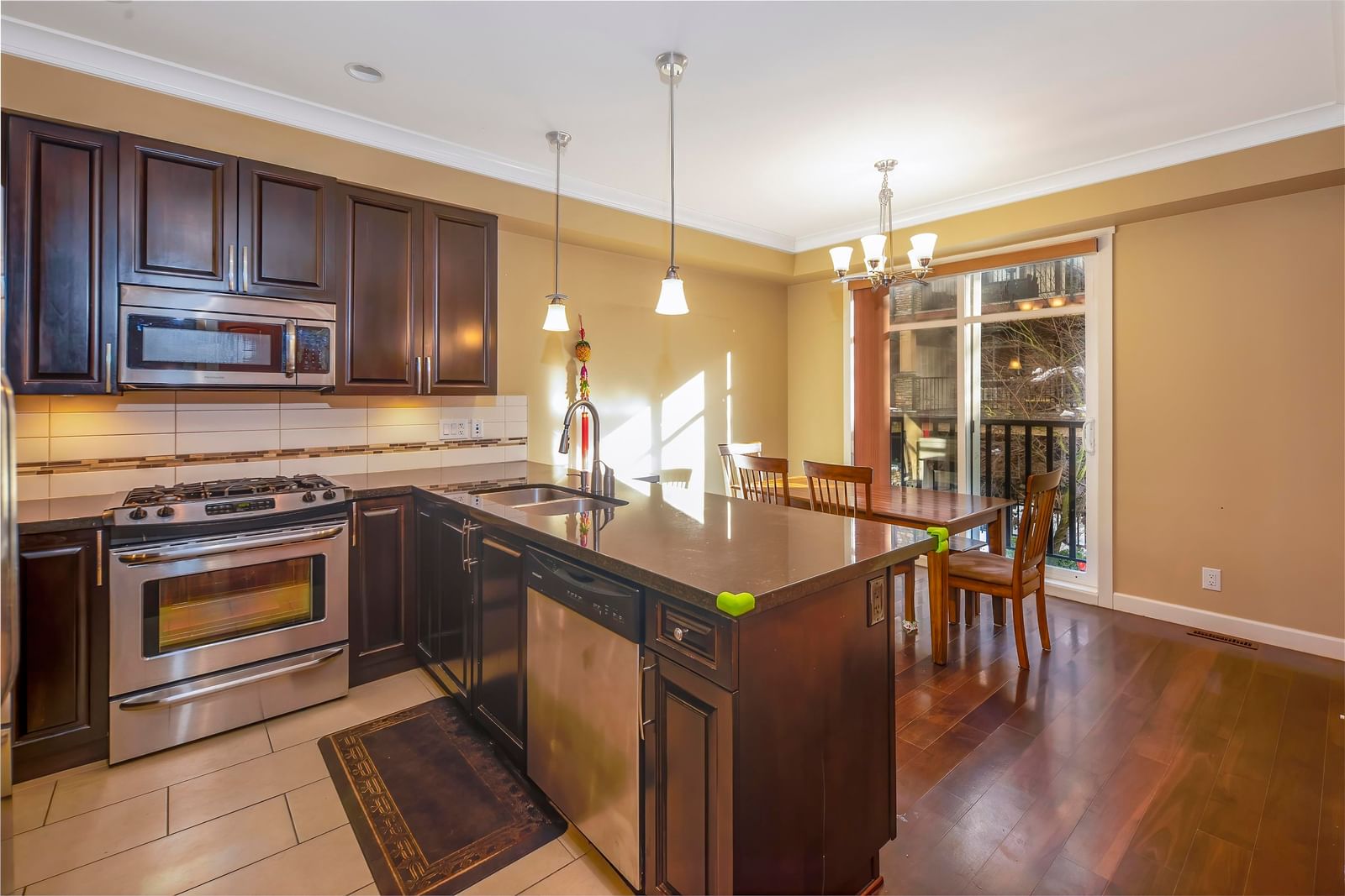 Listing Image 10
