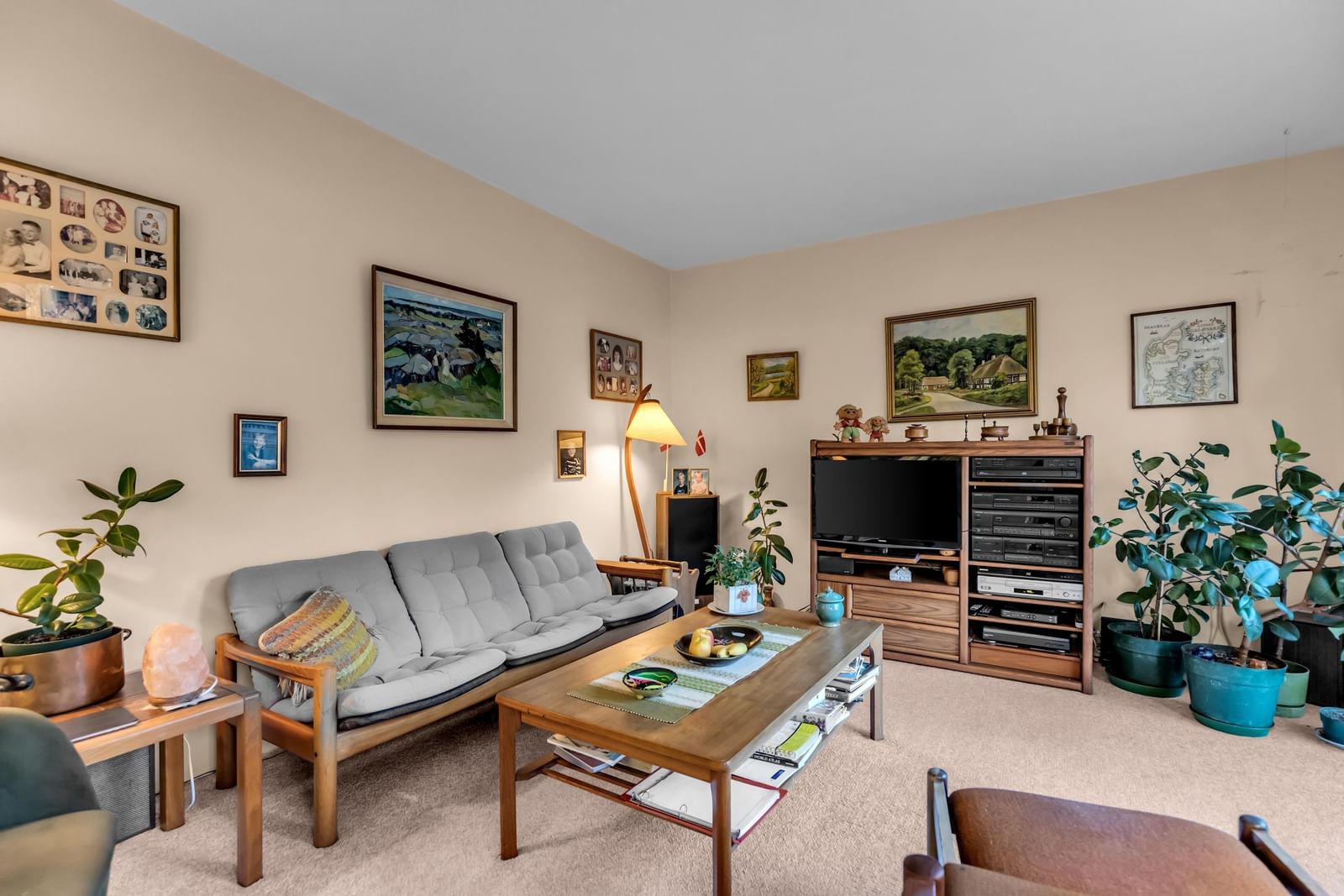 Listing Image 8