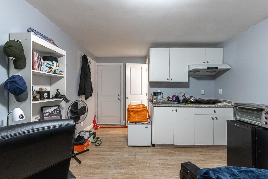 Listing Image 20