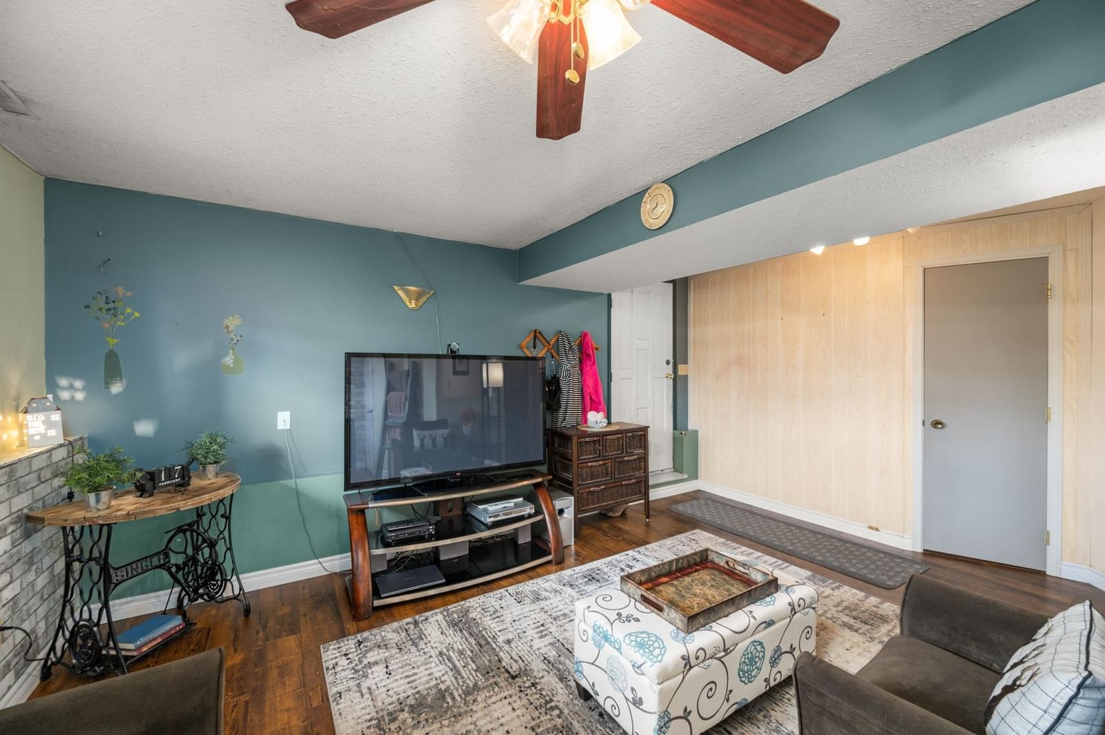 Listing Image 14
