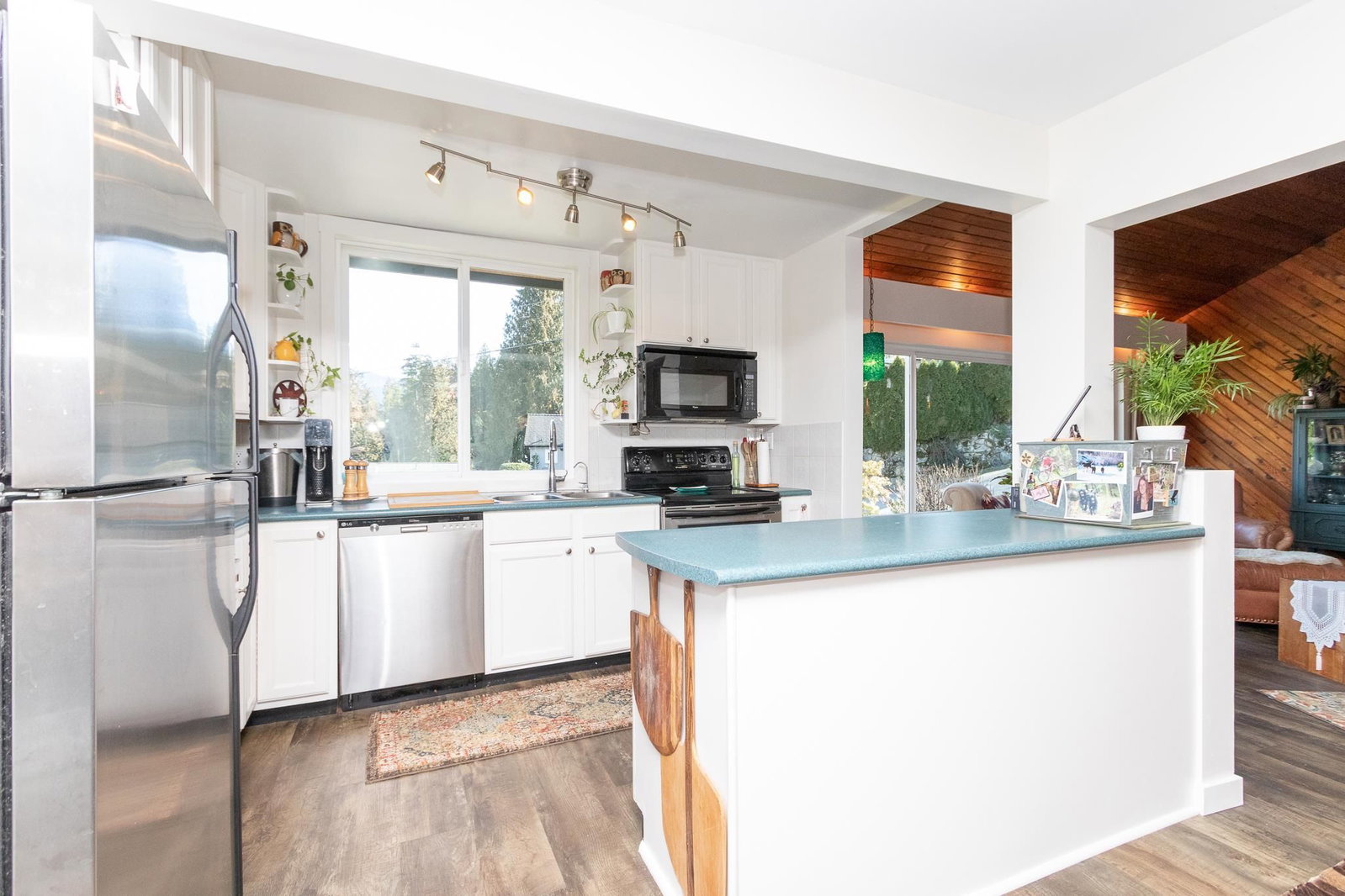Listing Image 10