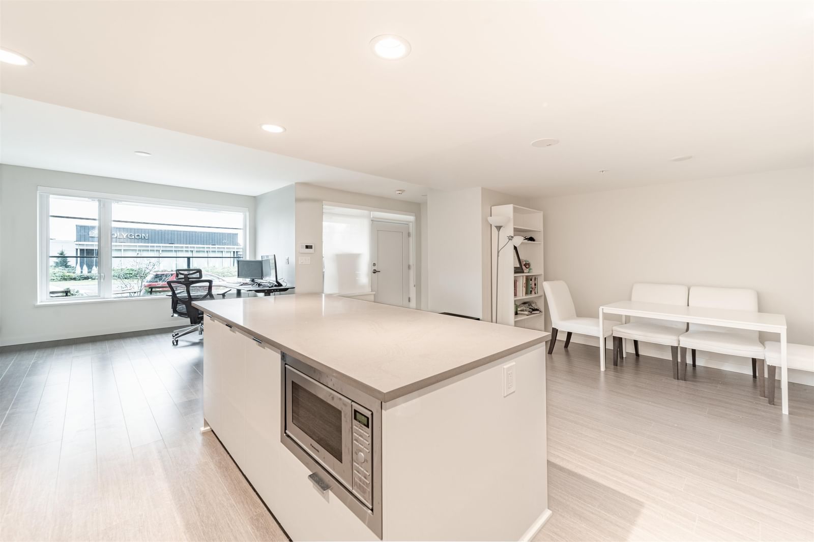 Listing Image 5