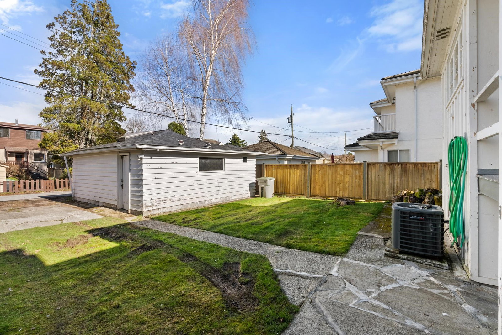 Listing Image 11