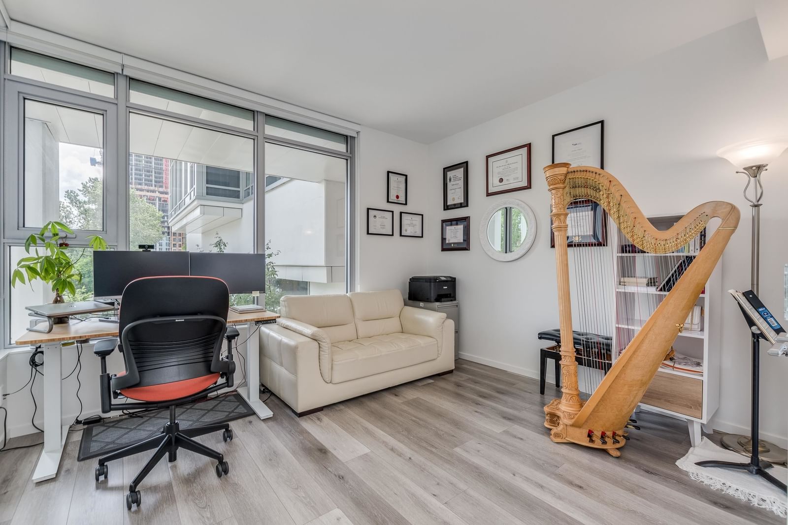 Listing Image 11