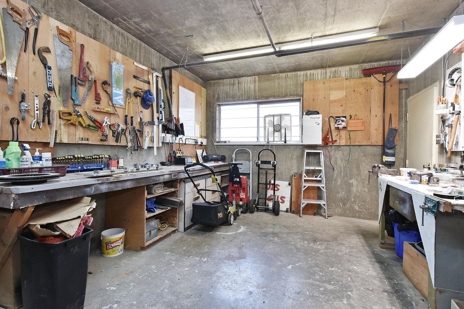 Listing Image 27