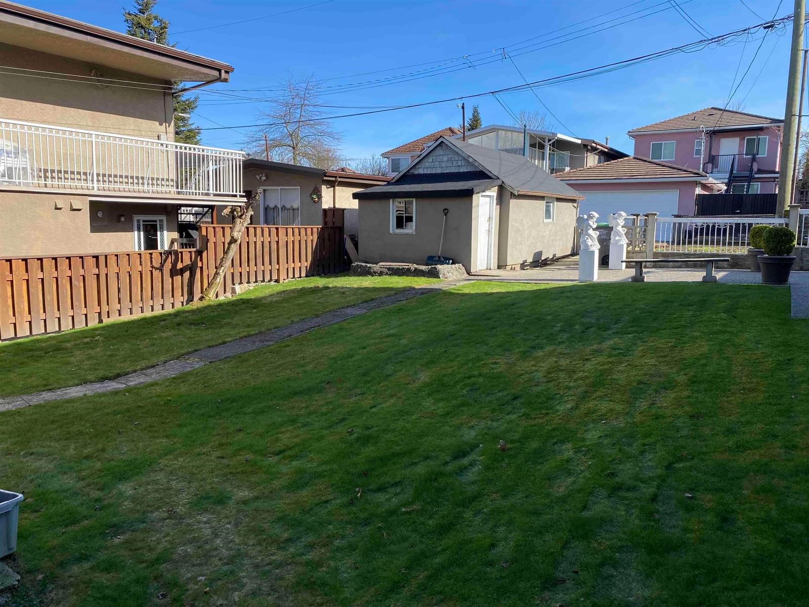 Listing photo 3