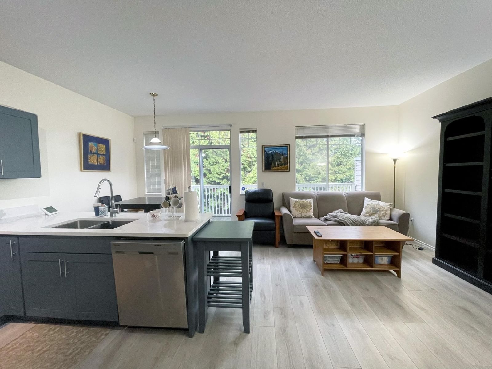 Listing Image 8