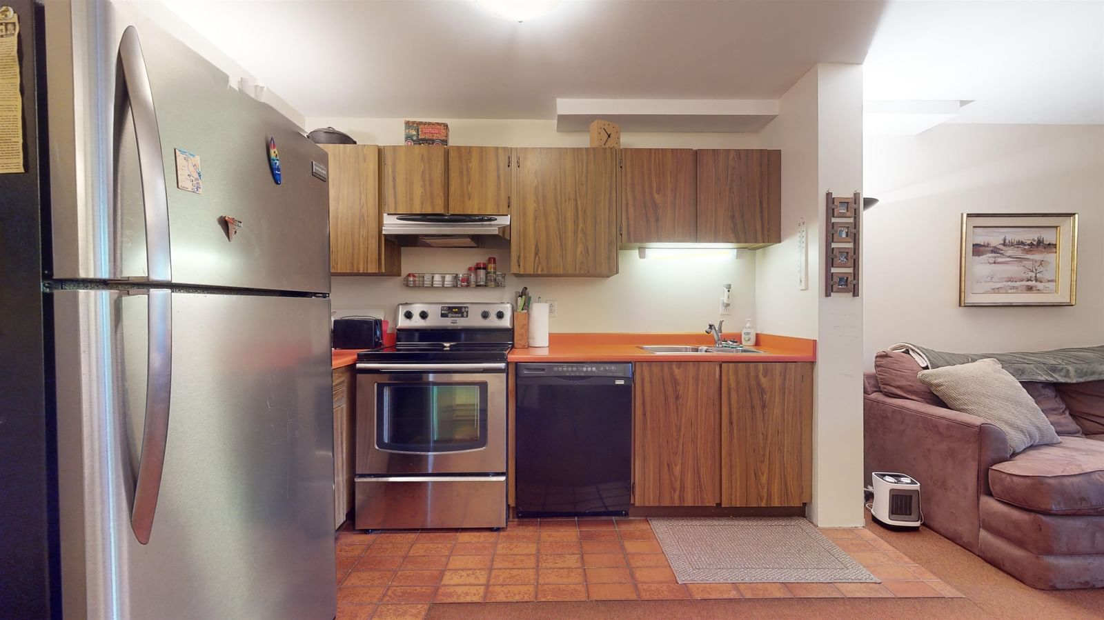 Listing Image 4