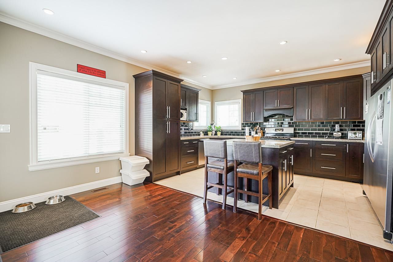 Listing Image 12