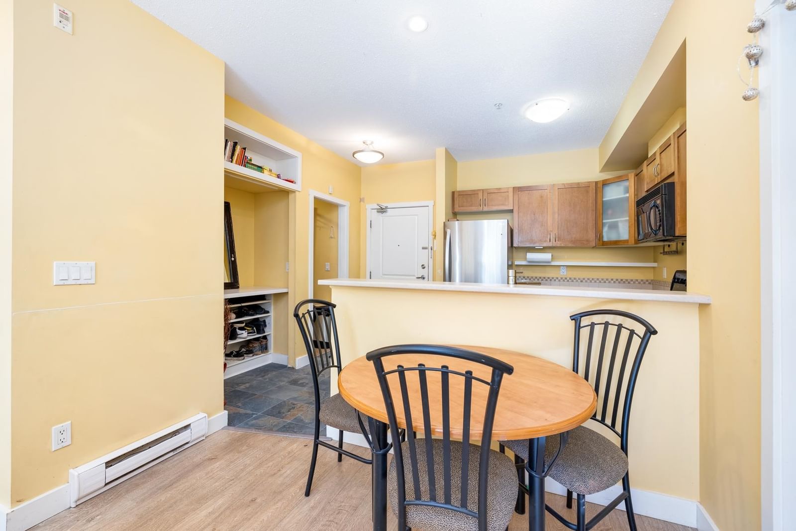 Listing Image 8