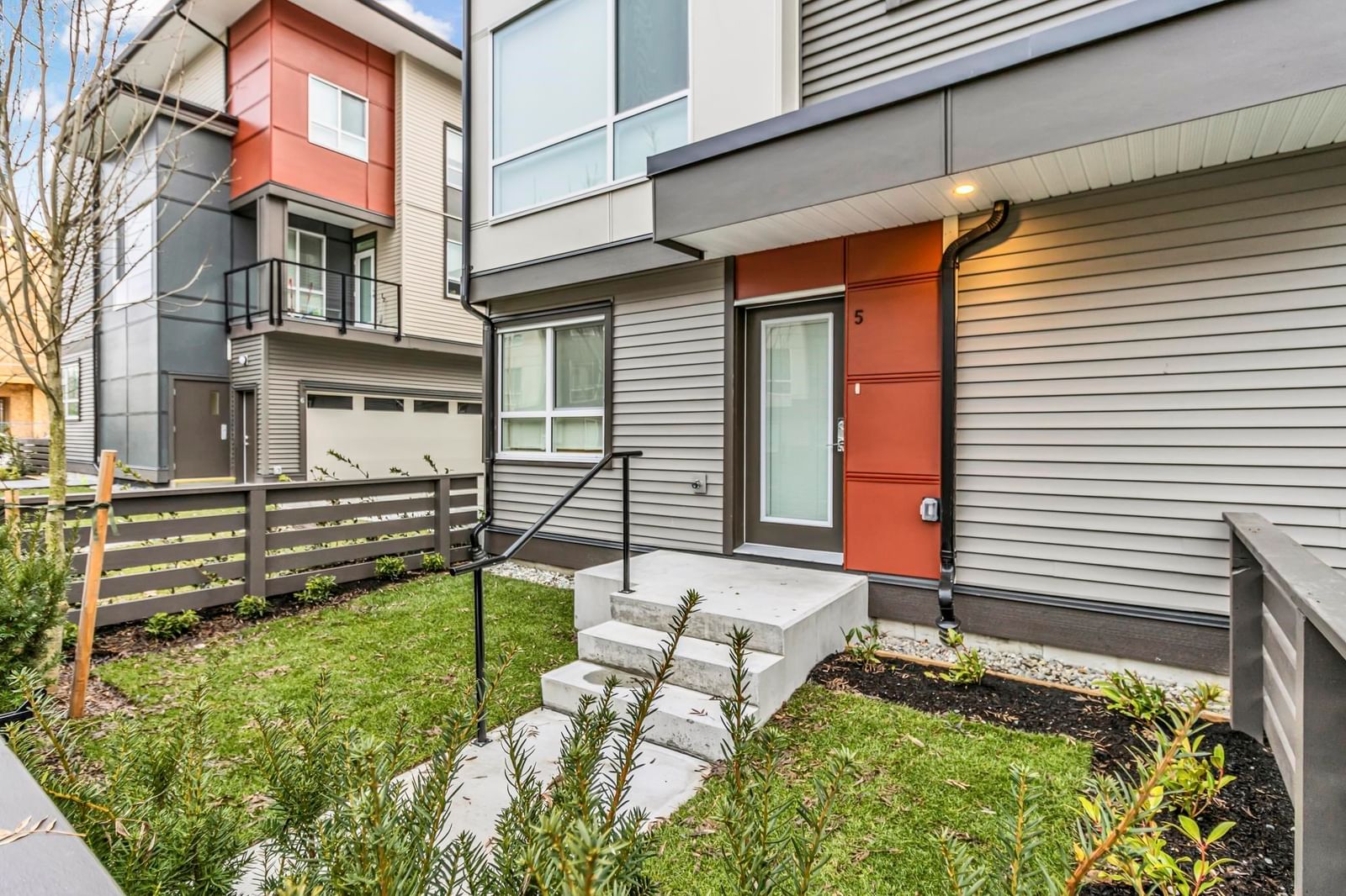Listing Image 10
