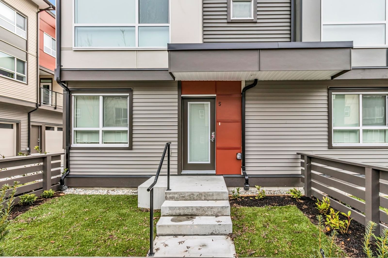 Listing Image 11