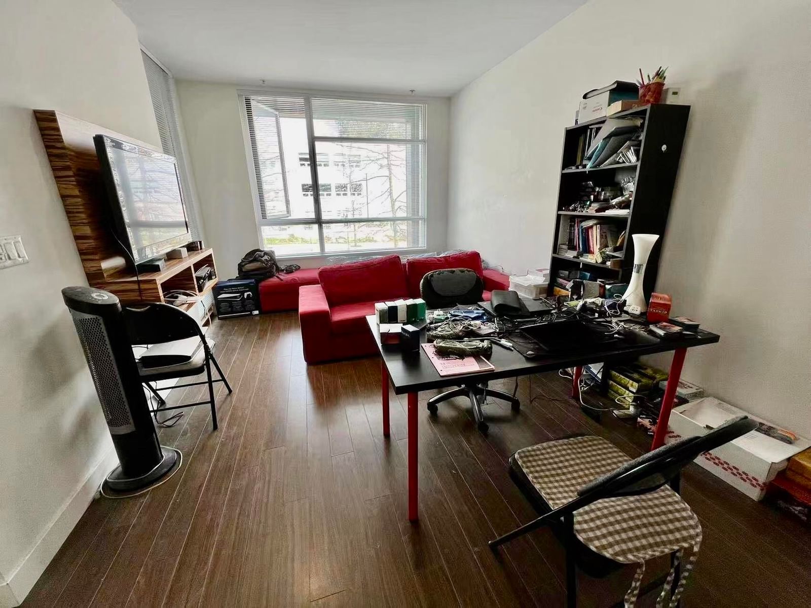 Listing Image 8