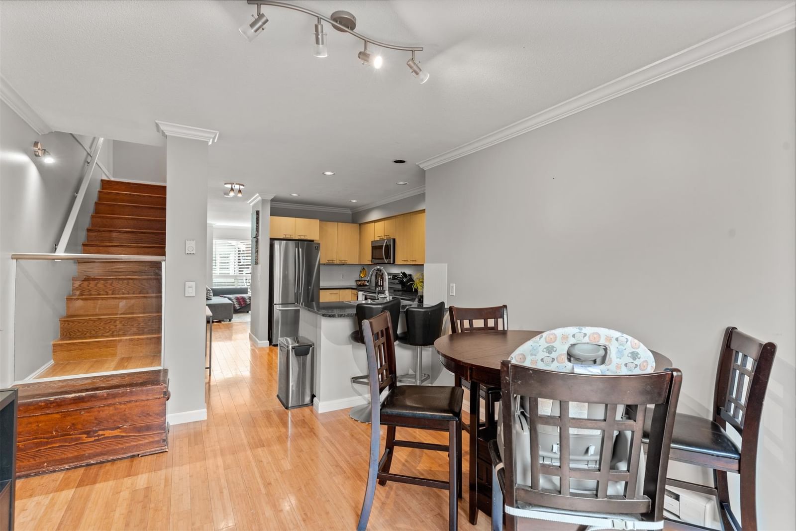Listing Image 19