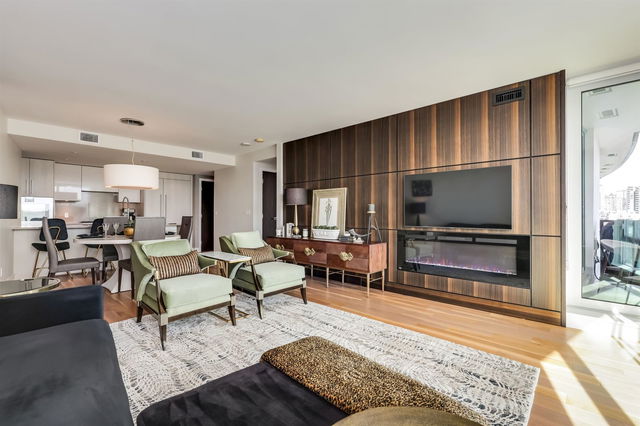 407 - 210 Salter Street