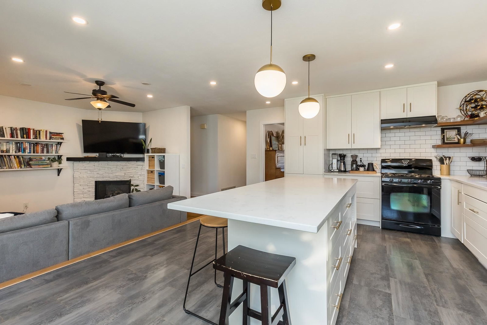 Listing Image 10