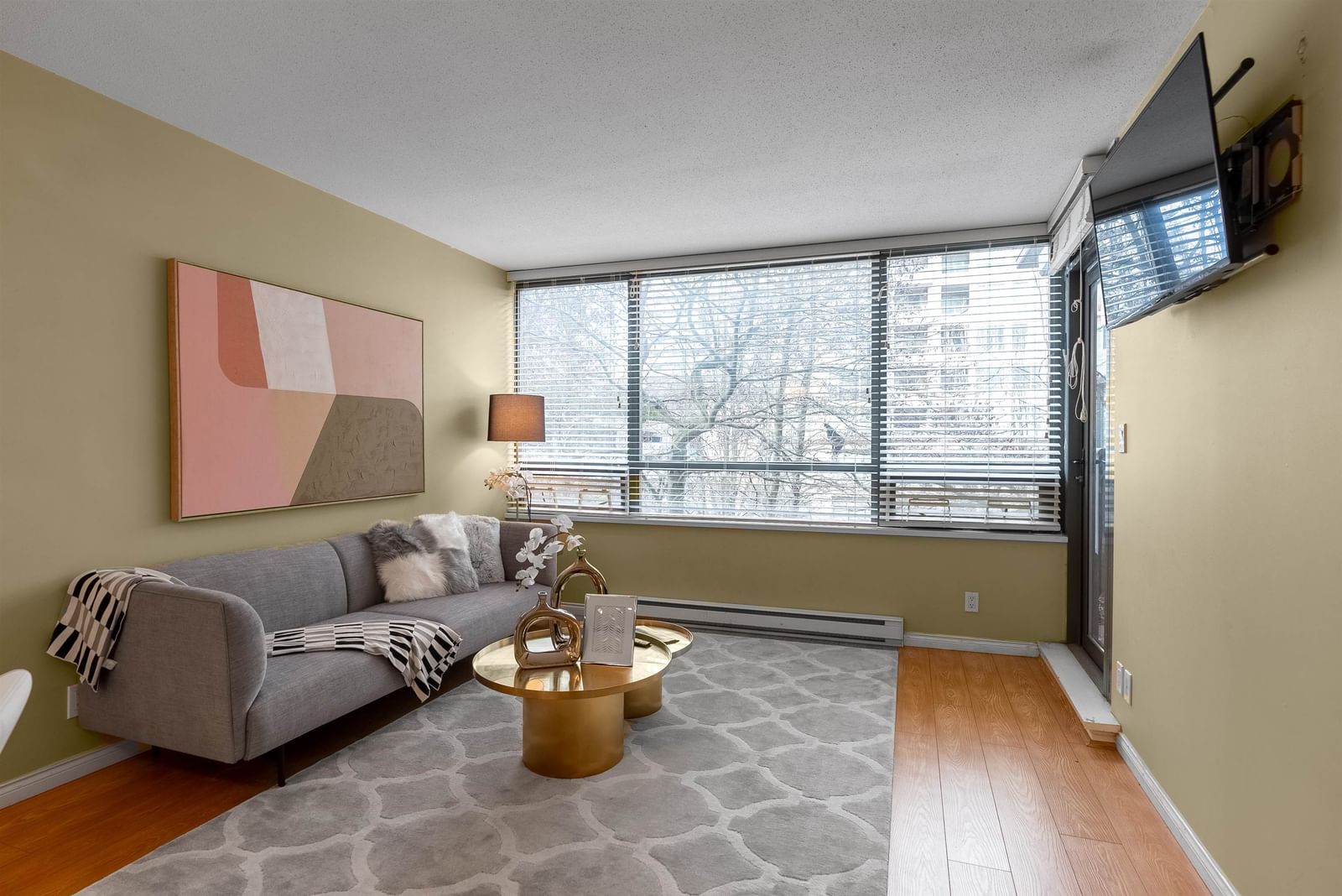 Listing Image 6