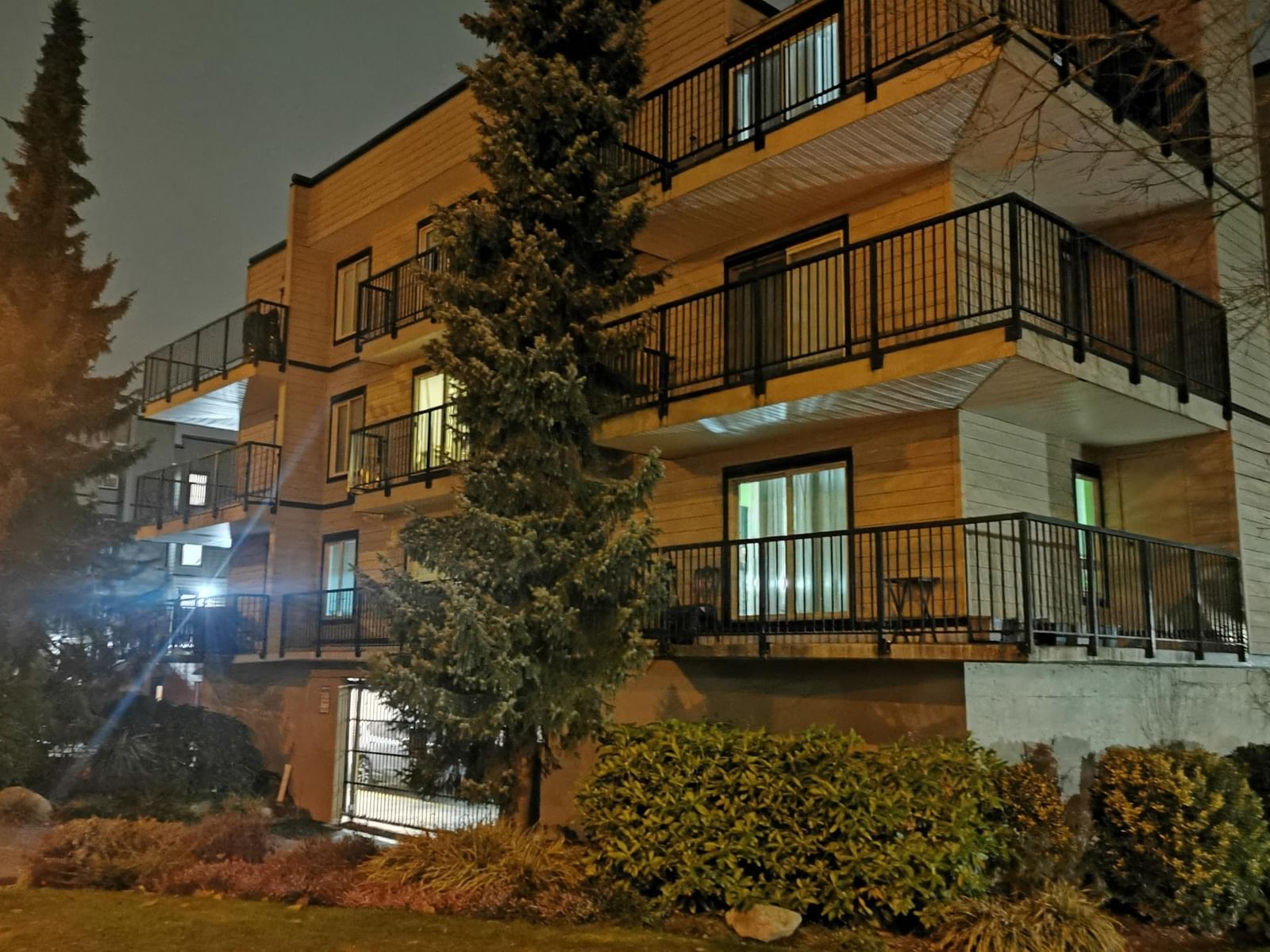 Listing Image 10