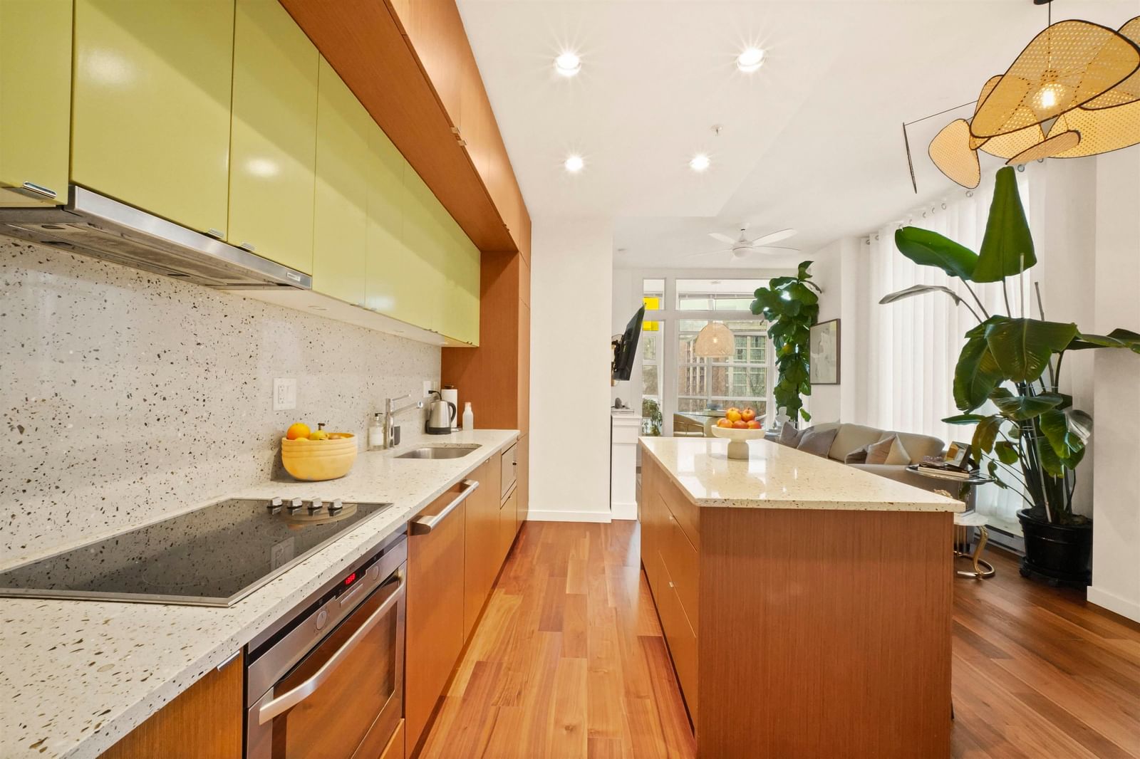 Listing Image 12