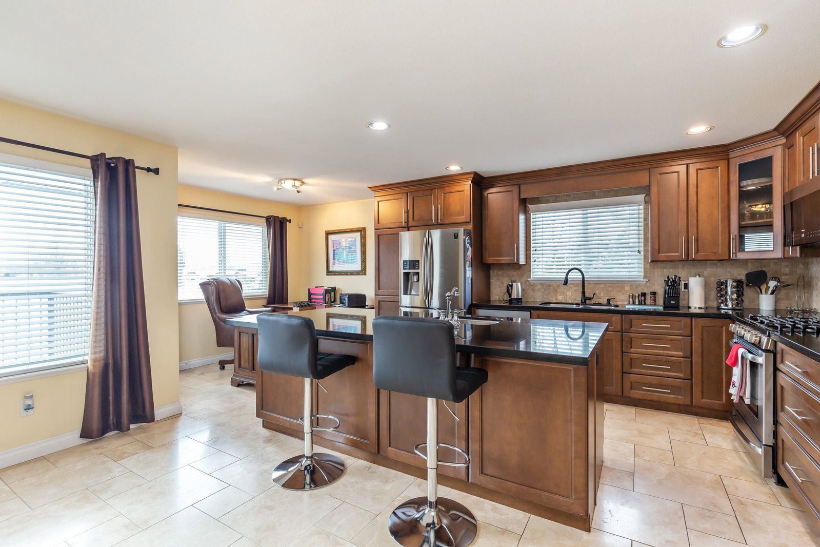 Listing Image 11