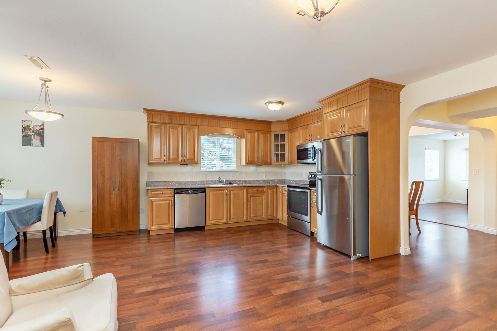 Listing Image 19