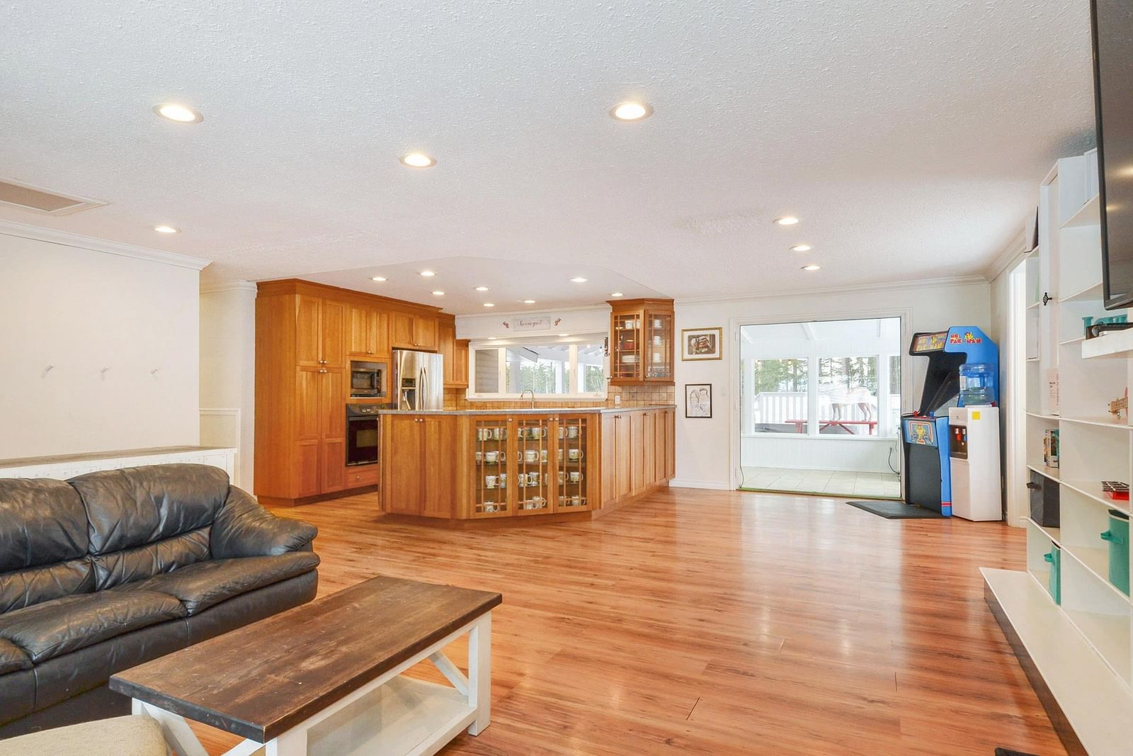 Listing Image 9