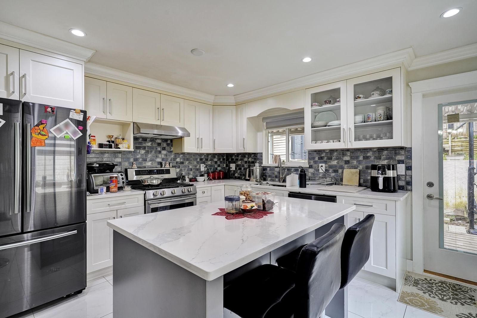Listing Image 9