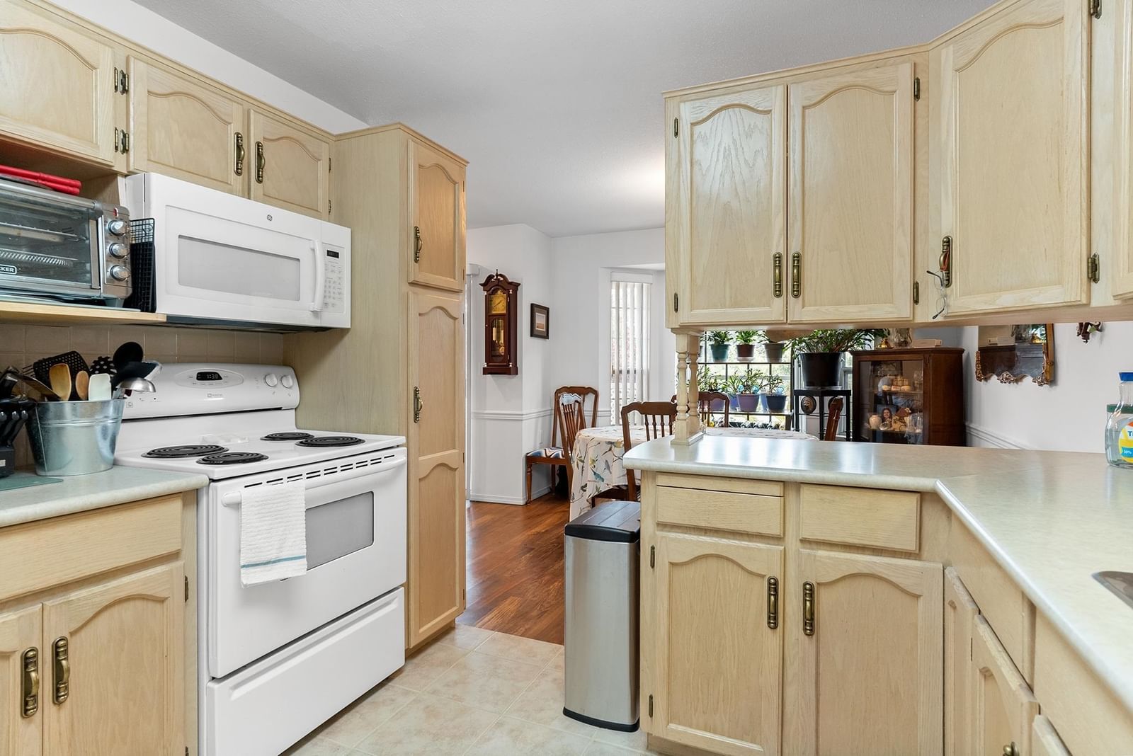Listing Image 5