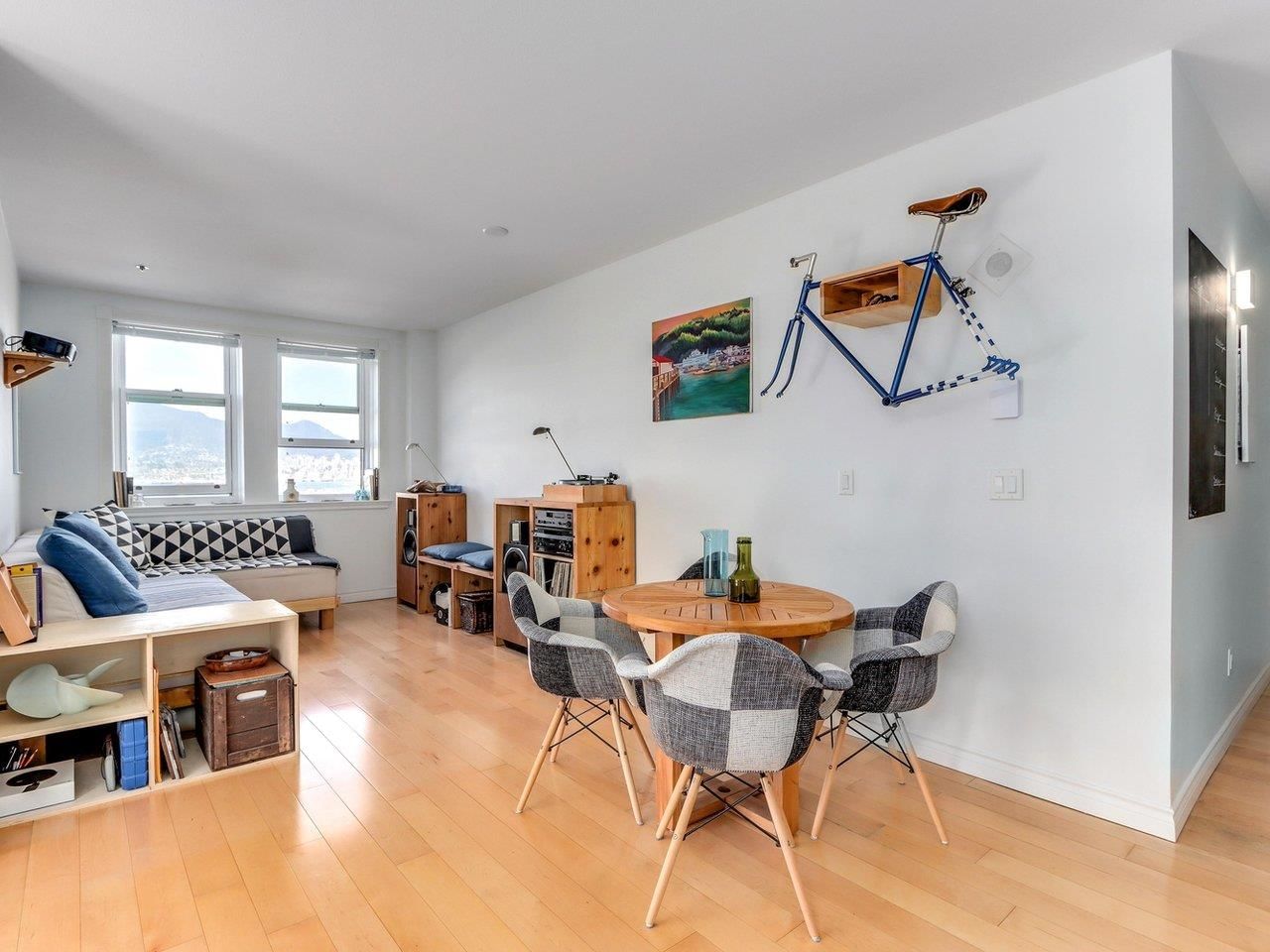 Listing Image 3