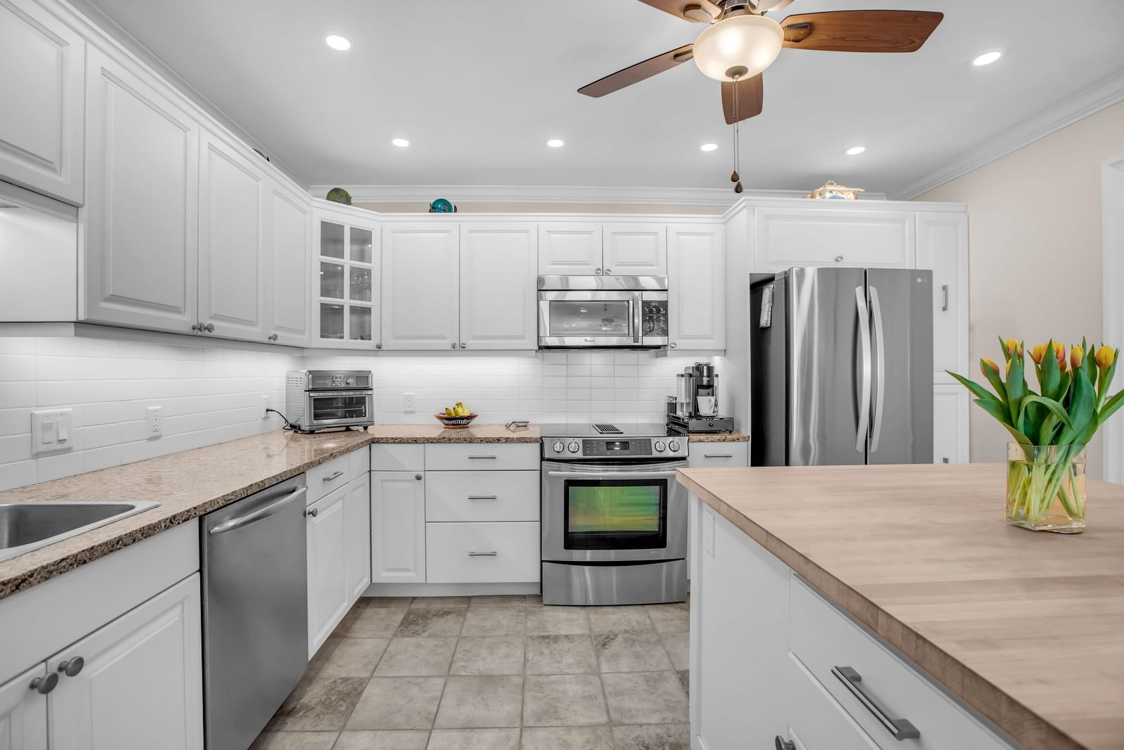 Listing Image 6