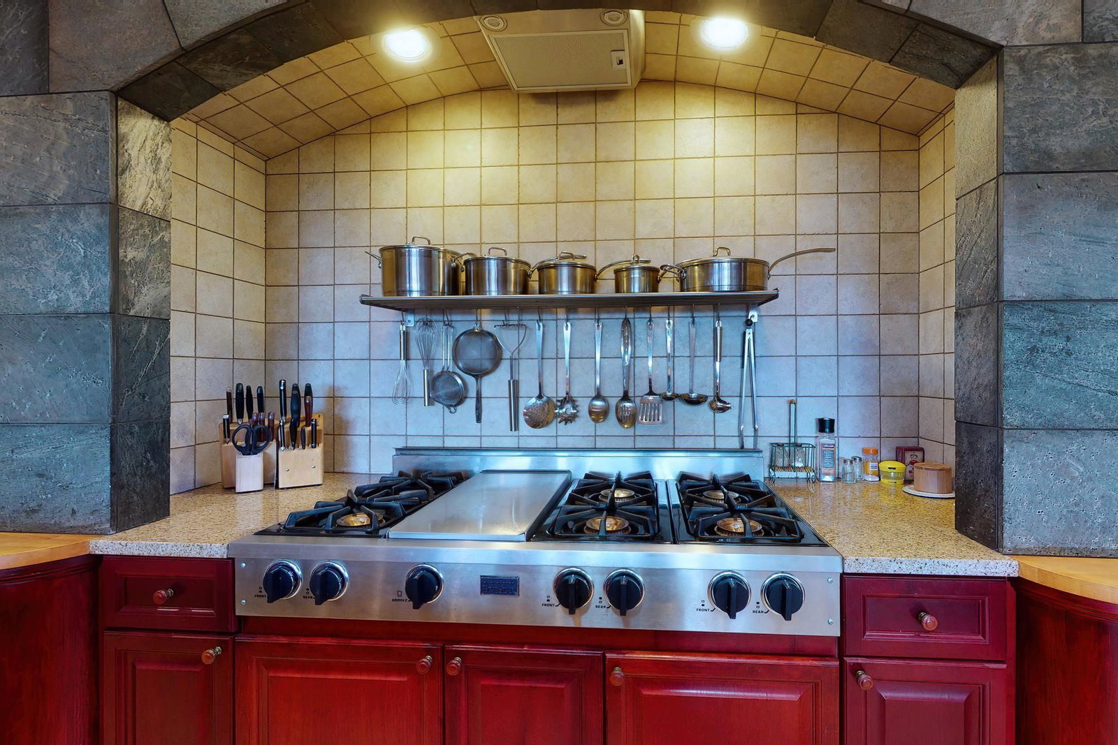 Listing Image 12