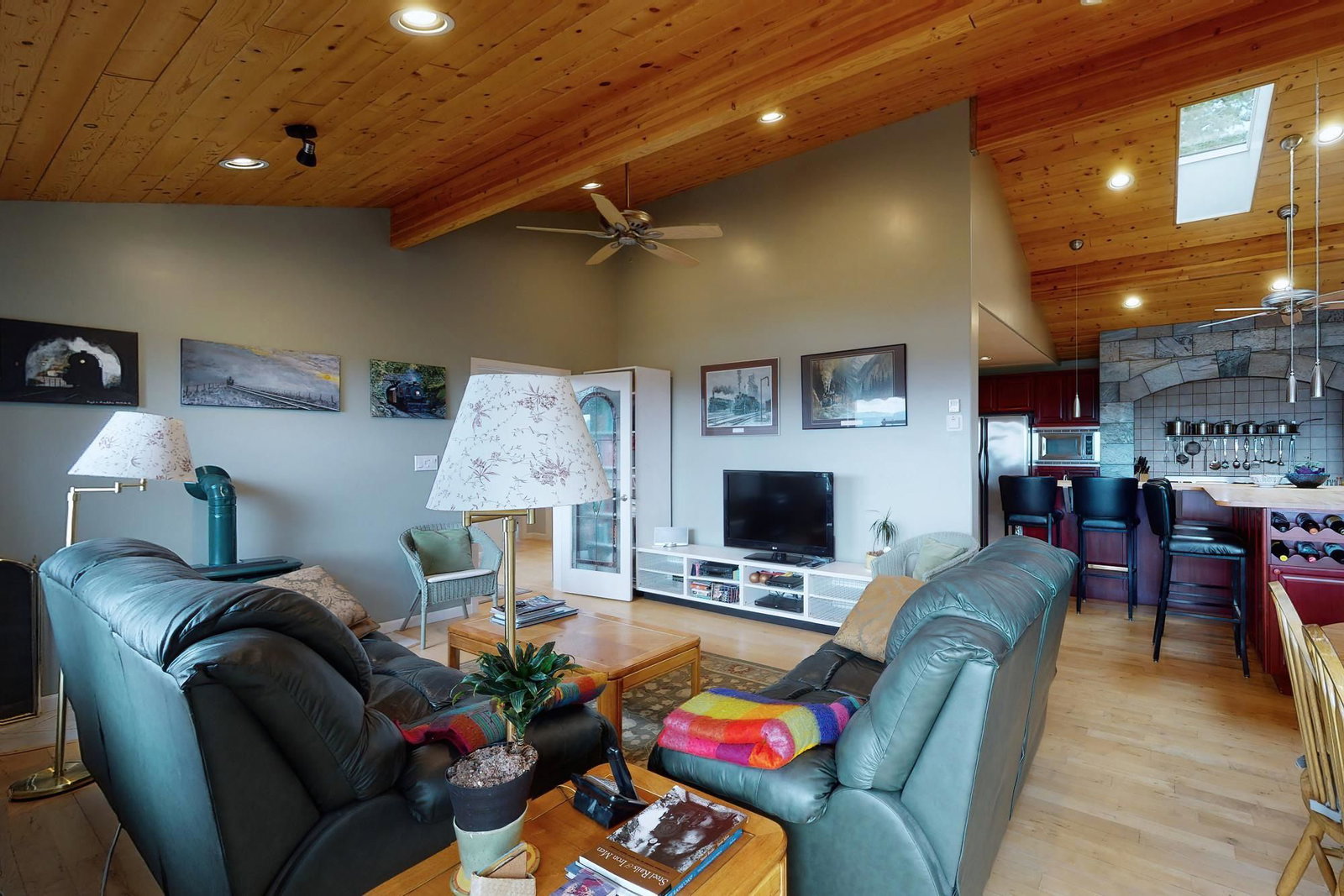 Listing Image 9