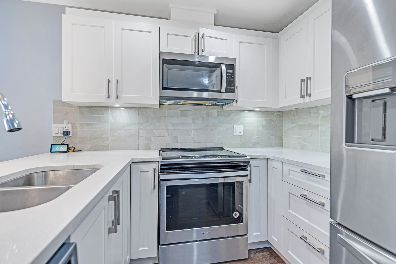 Listing Image 6