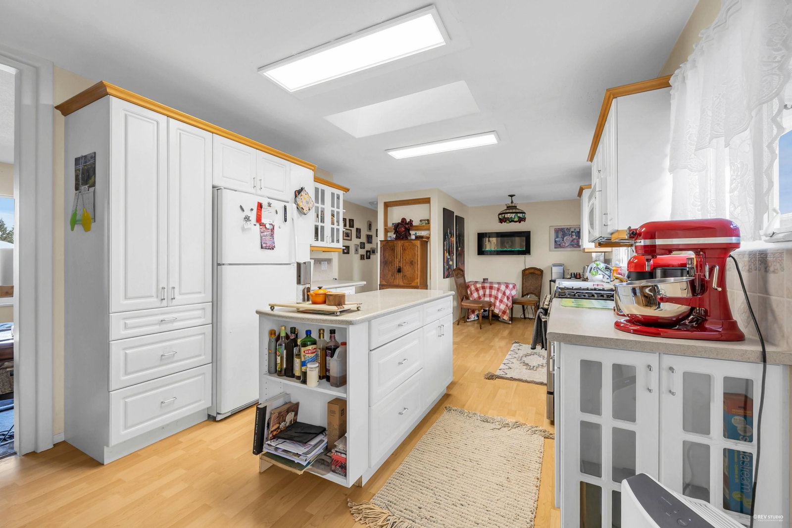Listing Image 5