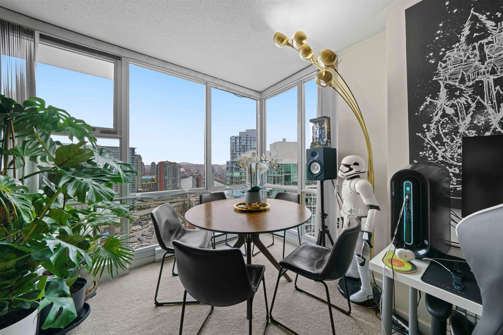 Listing Image 11