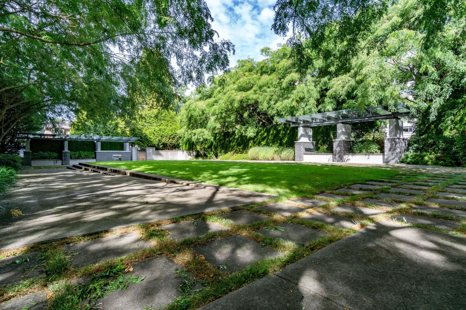 Listing Image 40