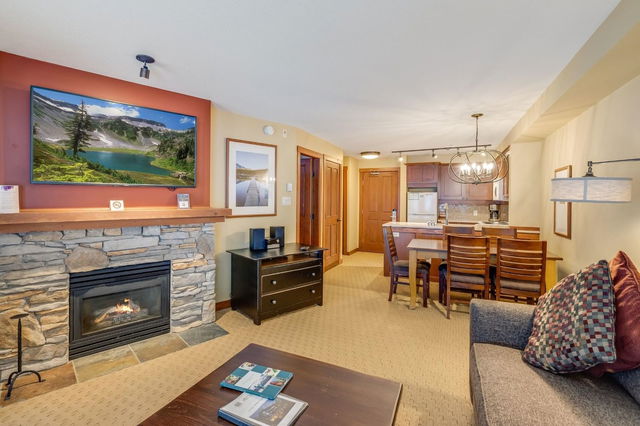 213 G3 - 4653 Blackcomb Way