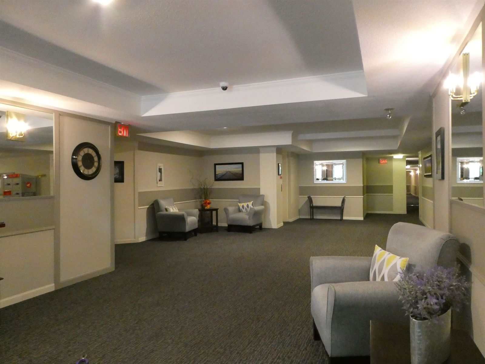 Listing Image 9