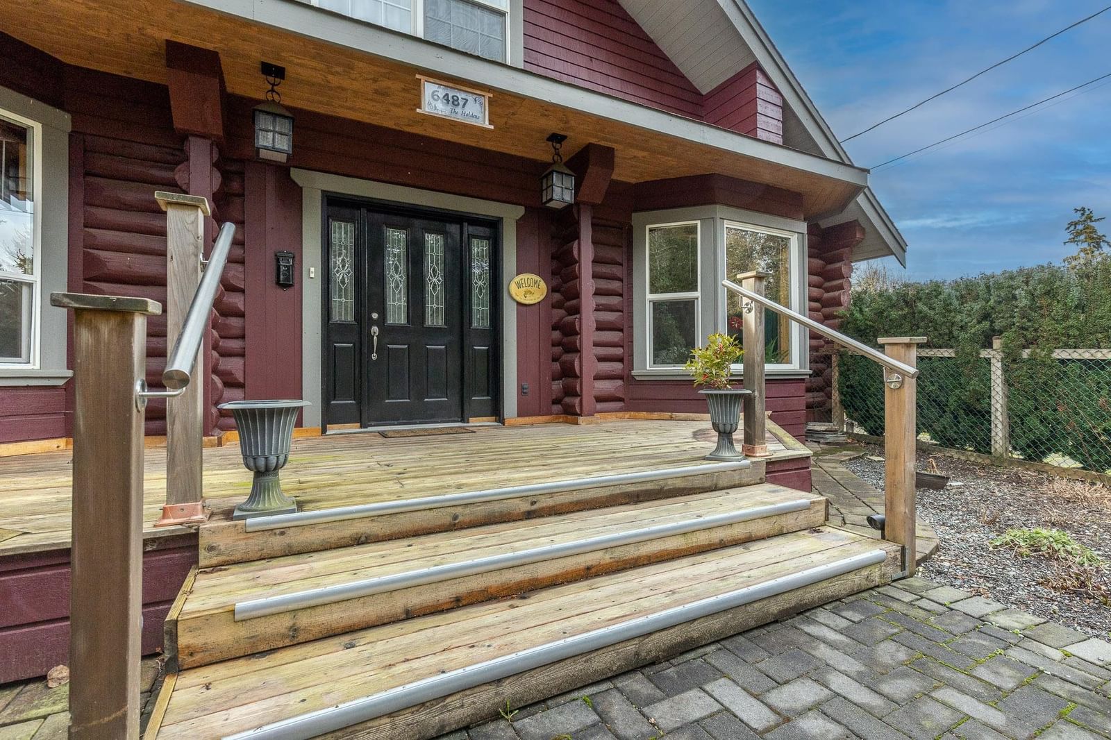 Listing Image 4