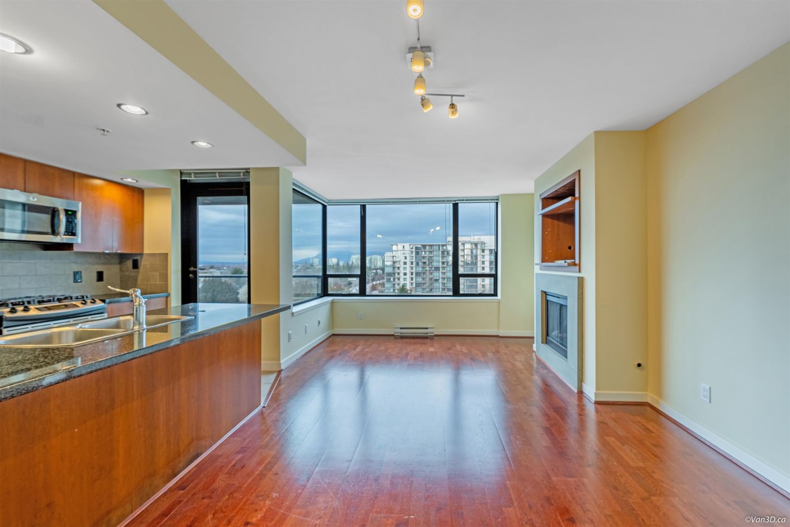 Listing Image 10