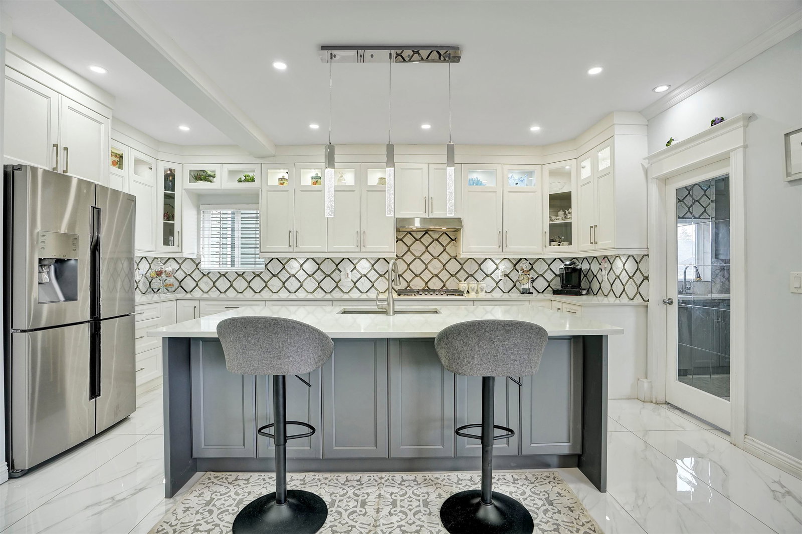 Listing Image 9