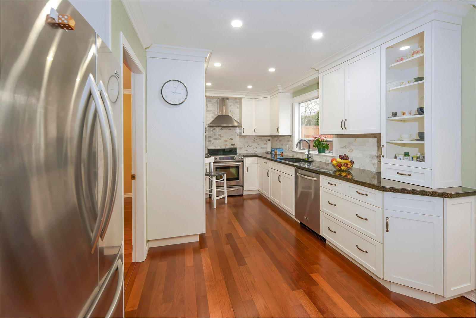 Listing Image 18