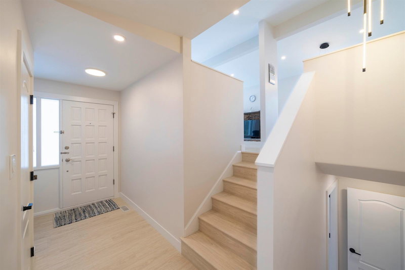 3345 Cardinal Drive, Burnaby, V5A 2T7 | Image 3