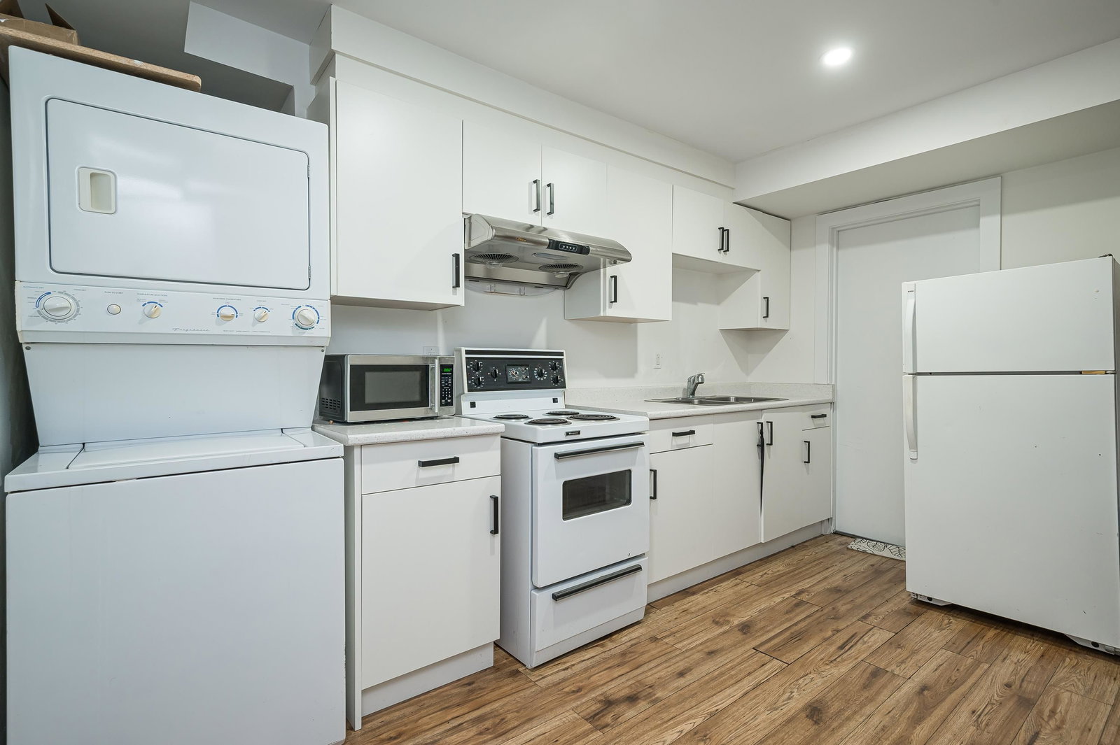 Listing Image 22