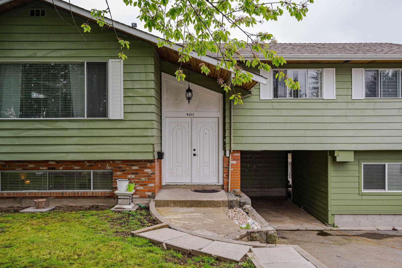 Listing Image 4