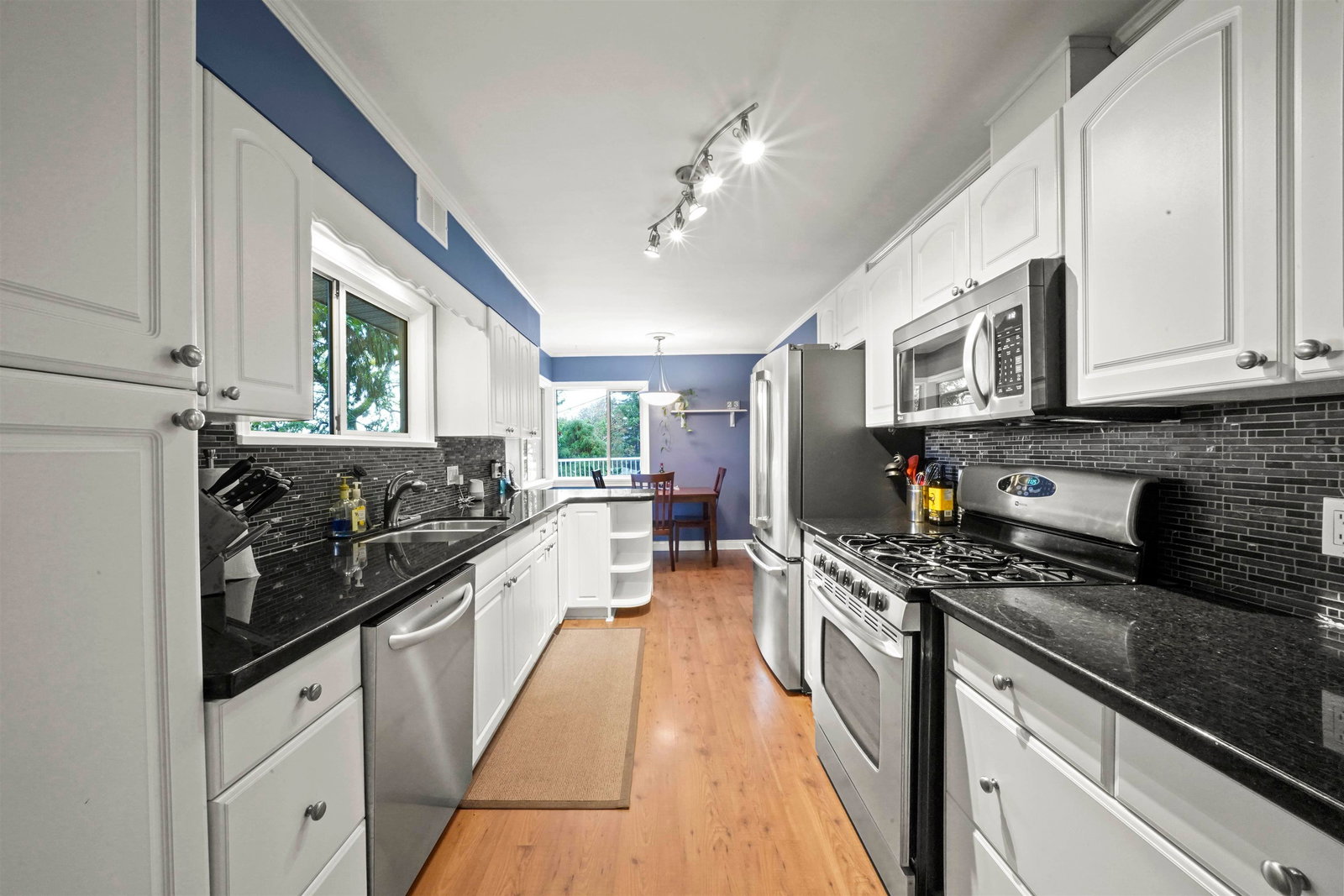 Listing Image 13