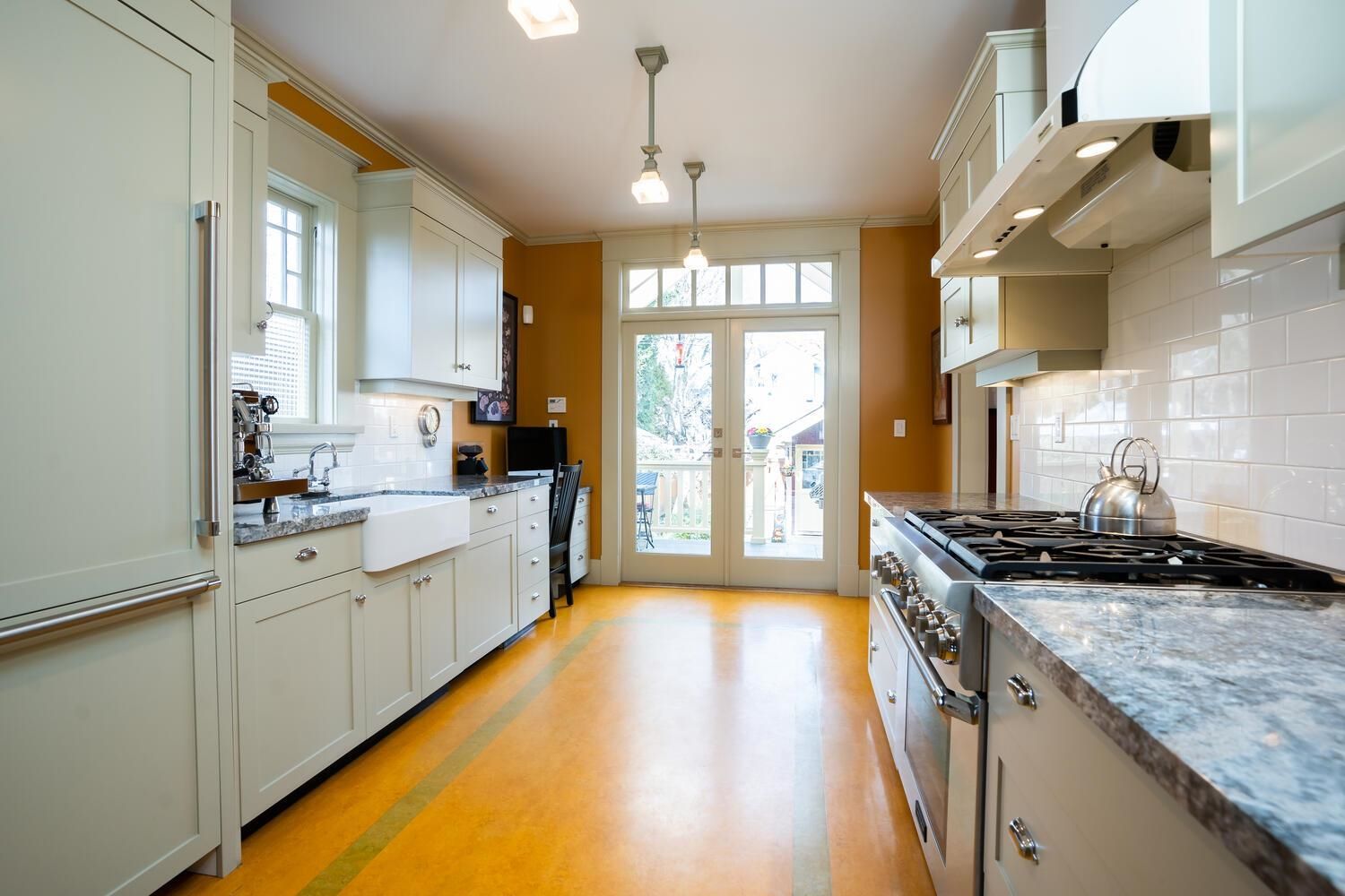 Listing Image 19