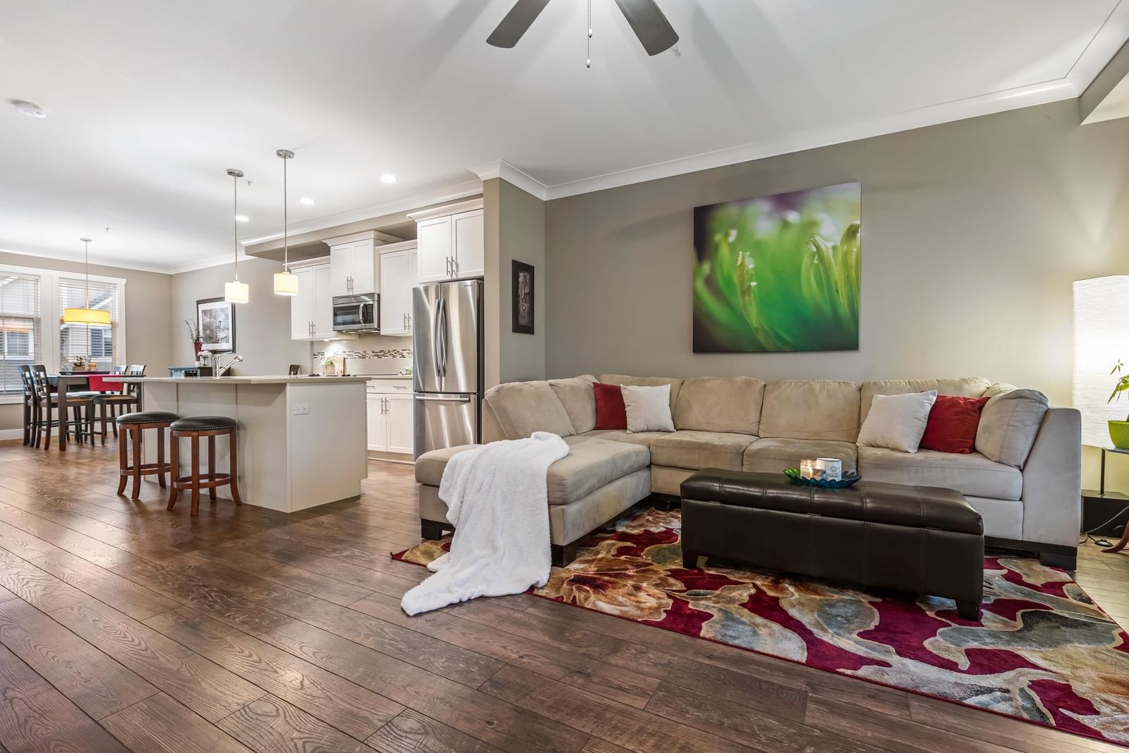 Listing Image 10