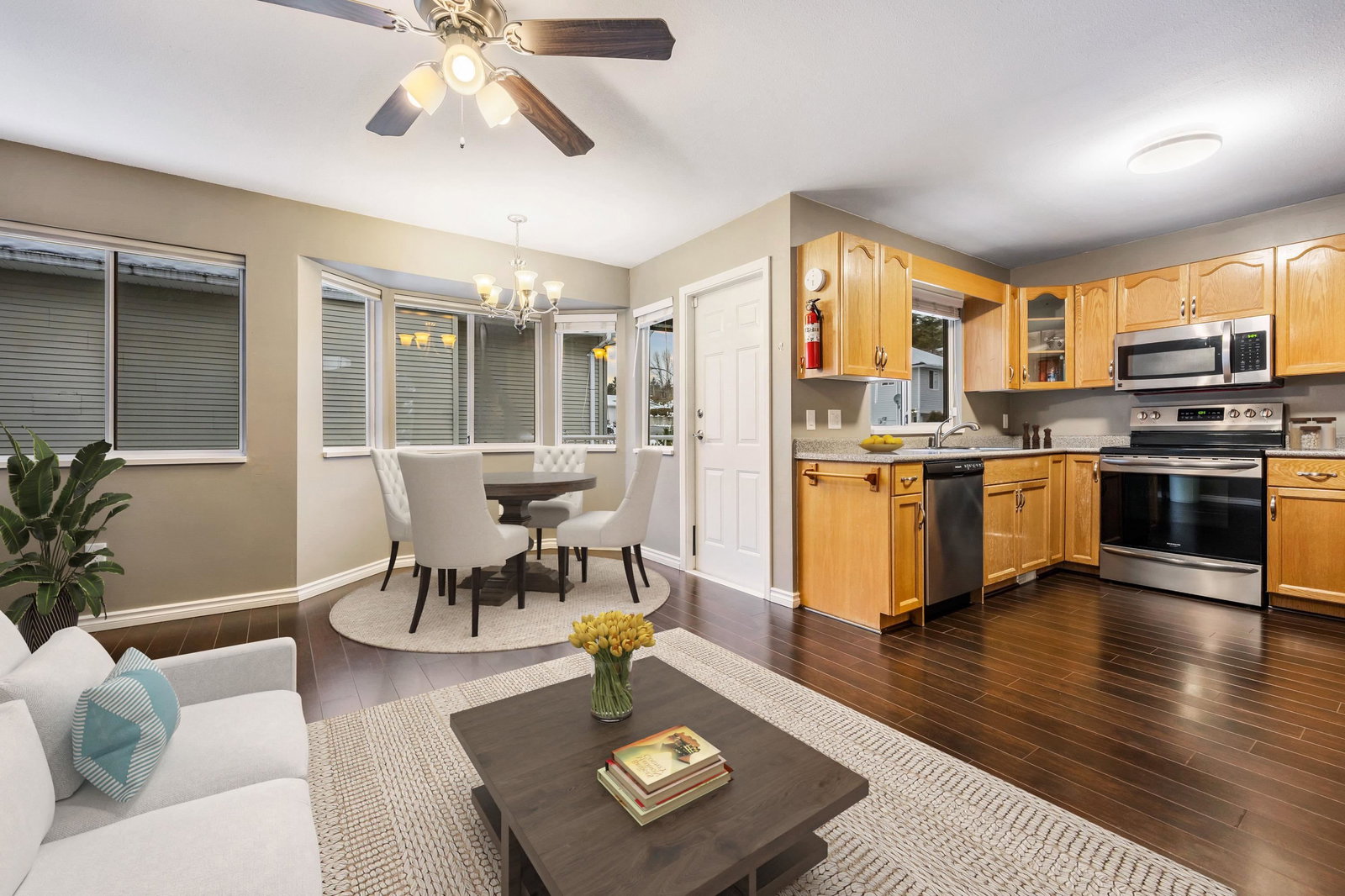 Listing Image 11