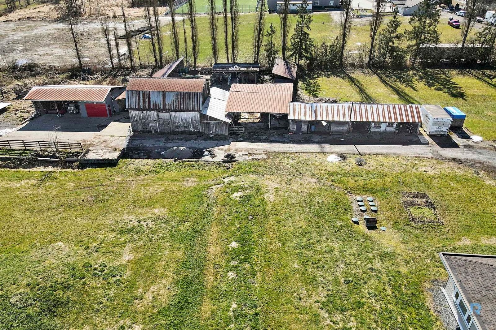 Listing Image 8